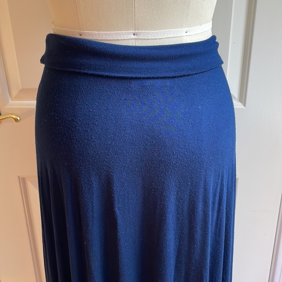 Stewart & Brown jersey skirt - Picture 3 of 7